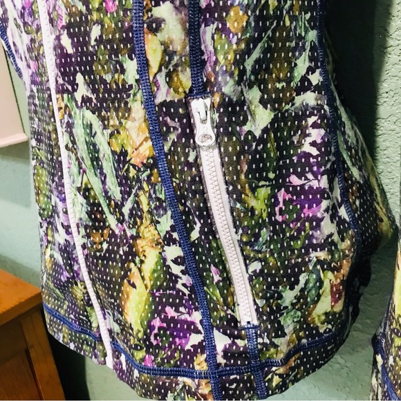 Lululemon Define Jacket Floral Sport White Multi Sz 6 - Picture 6 of 13